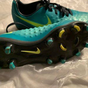 Nike Youth Soccer Cleats